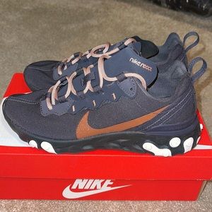 W Nike React Element 55